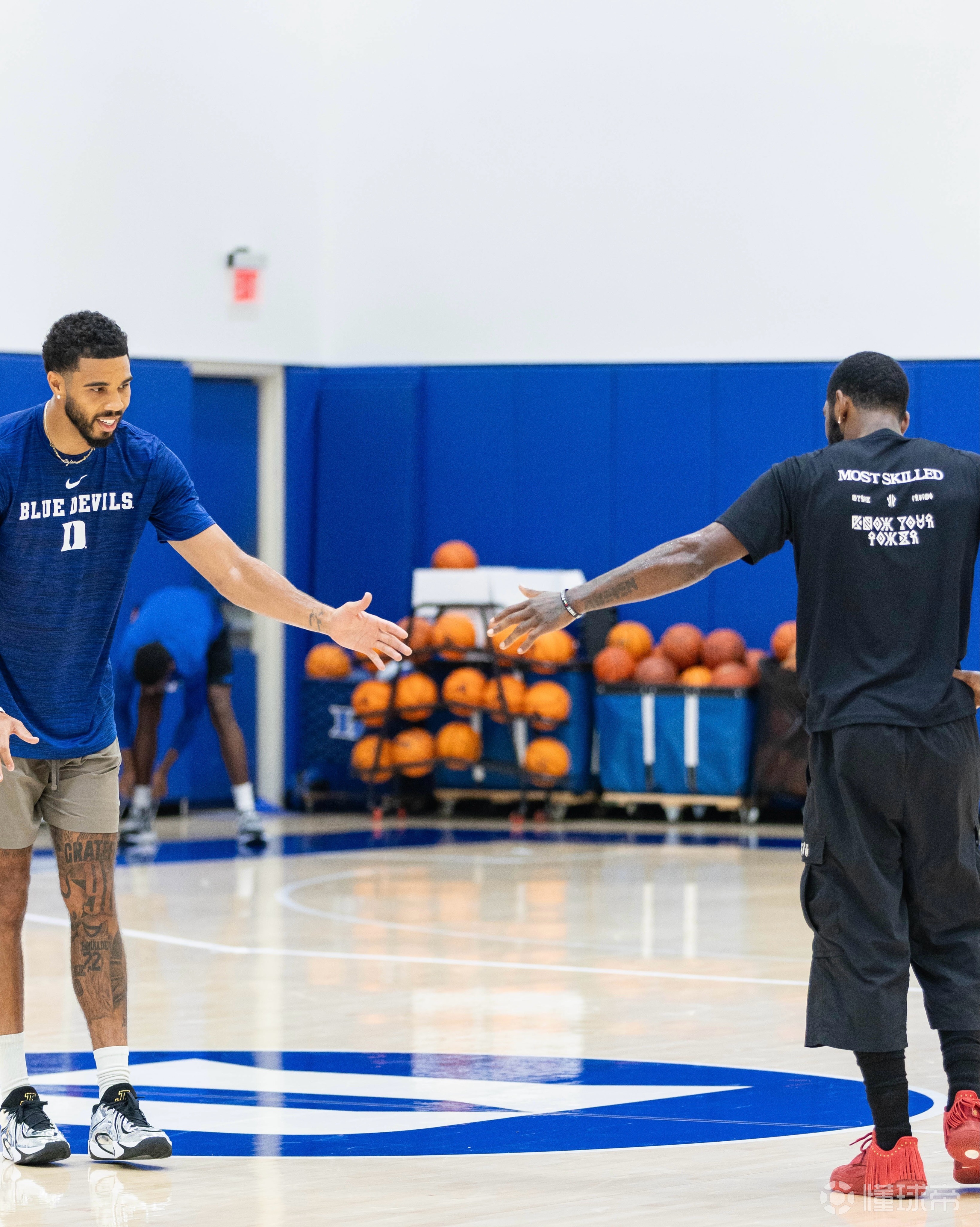 校友聚会，塔图姆、欧文、弗拉格等多名出自杜克的NBA球星返校训练